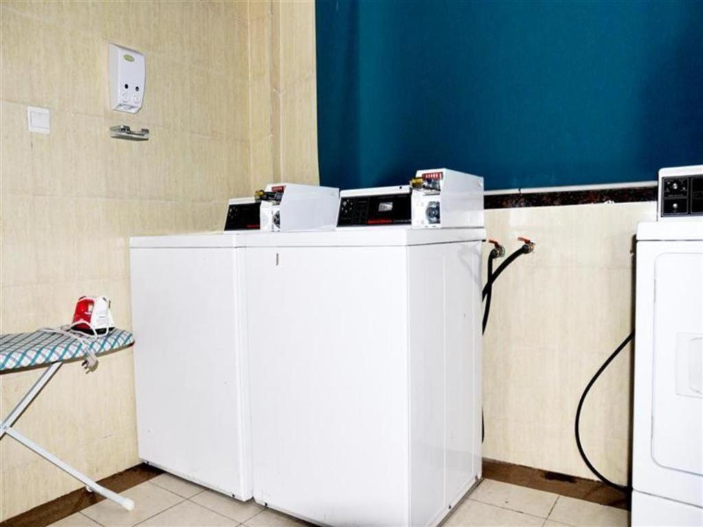 Vx Hotel Shanghai Yixian Road Dabaishu Dış mekan fotoğraf