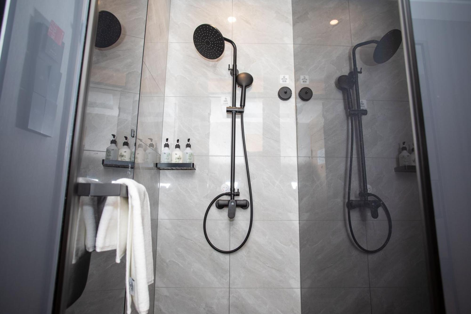 Vx Hotel Shanghai Yixian Road Dabaishu Dış mekan fotoğraf